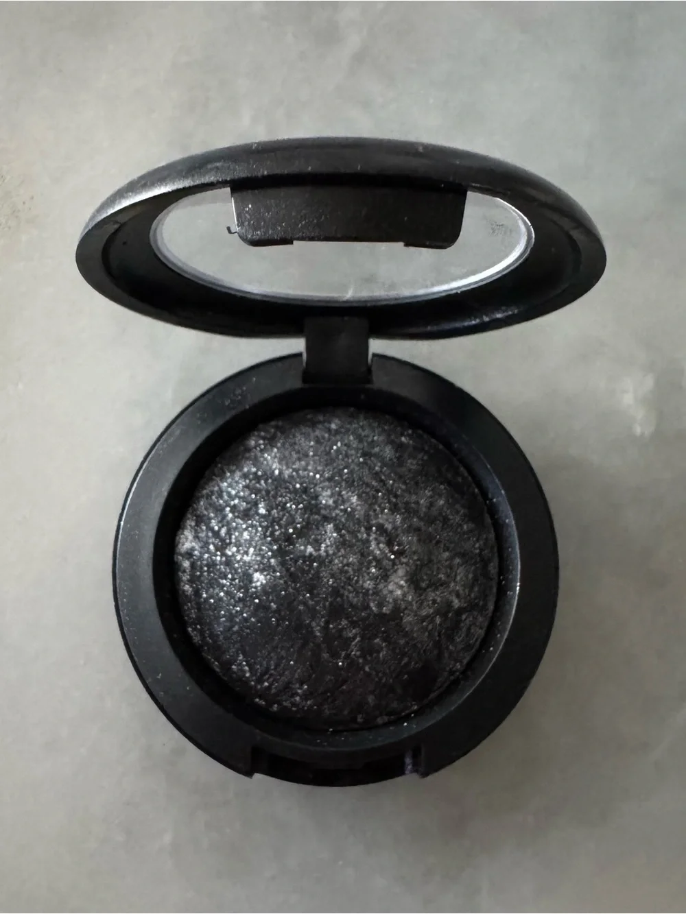 MAC COSMETICS Mineralize Eyeshadow in the shade Cinderfella
